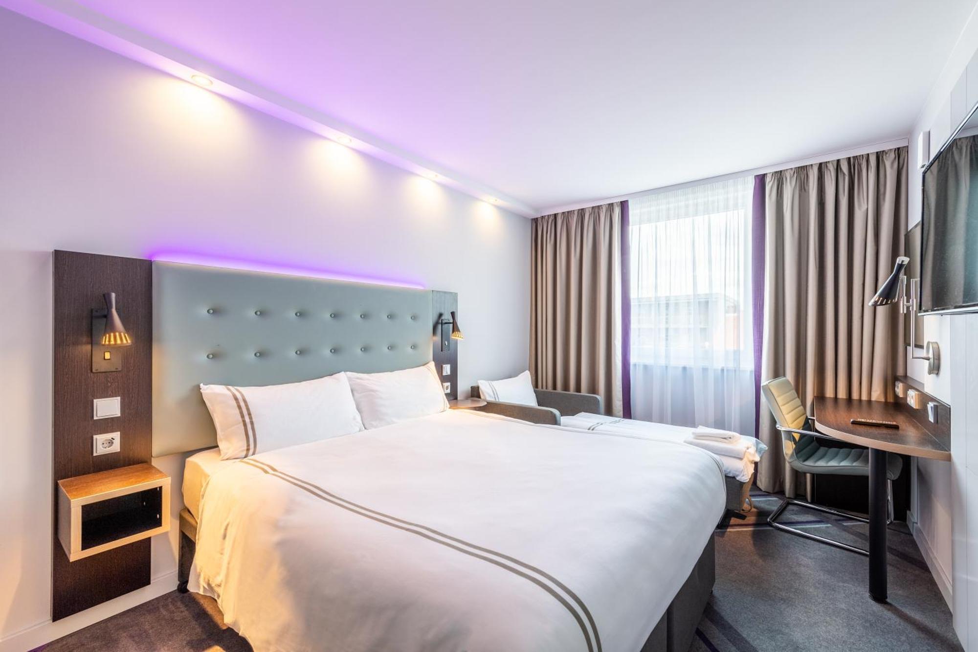 Premier Inn Hamburg City Millerntor Exteriör bild